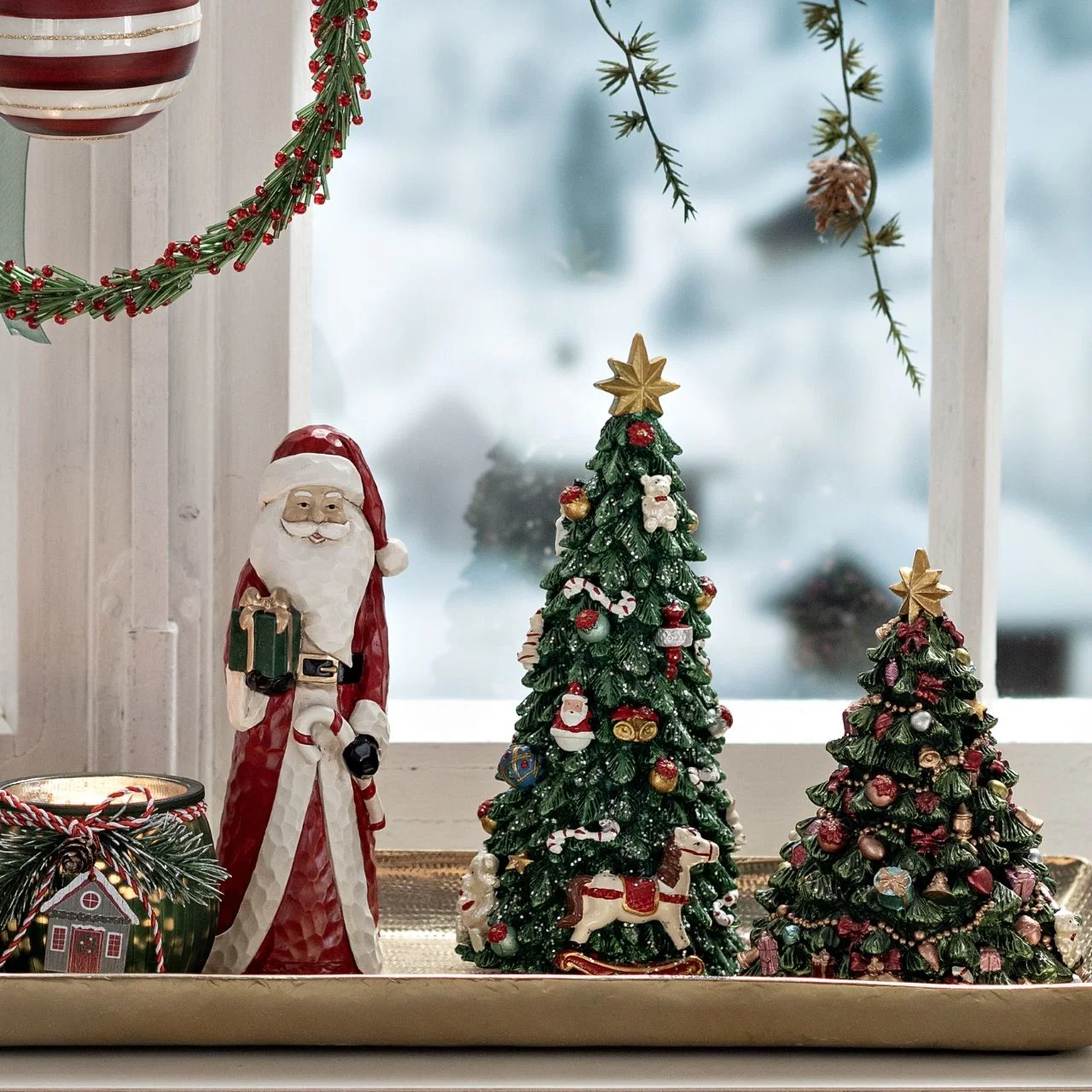 Small Polyresin Santa Claus - 10044225 - Image 2